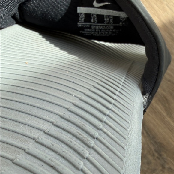 Nike Boys Sandals! - Picture 7 of 7